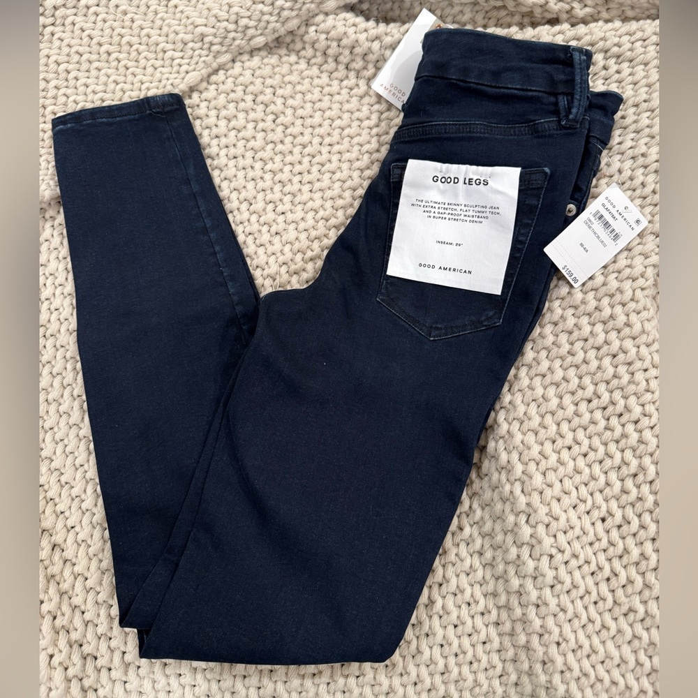 GOOD AMERICAN good legs jeans. NWT. Size 00-4. Deep blue. Great stretch!